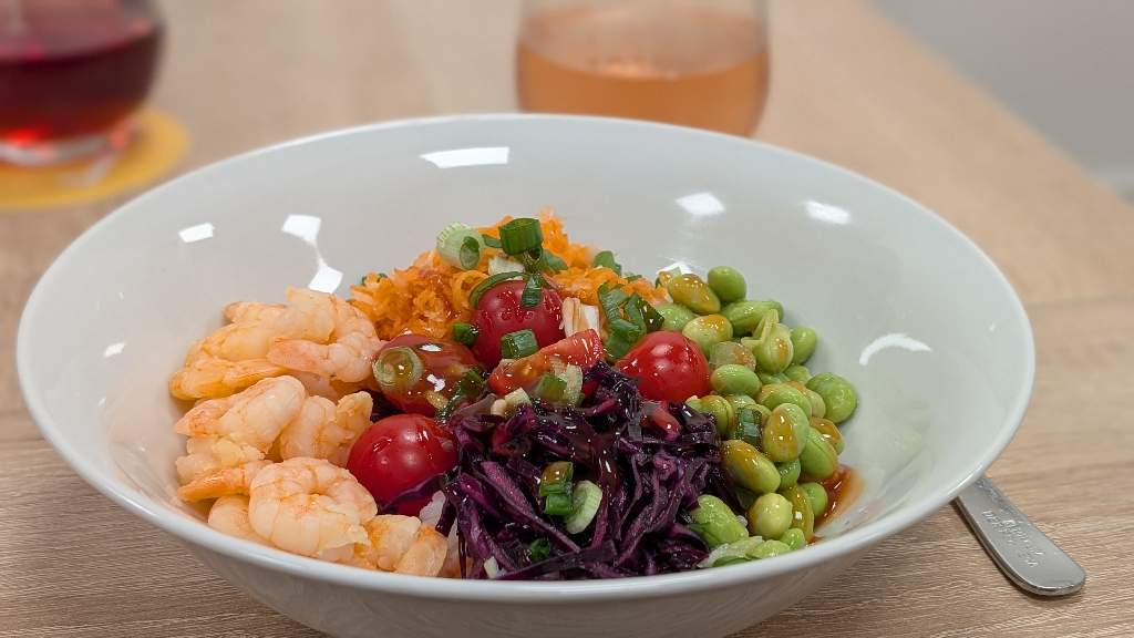 Bowl zum Mittagessen bei aipi